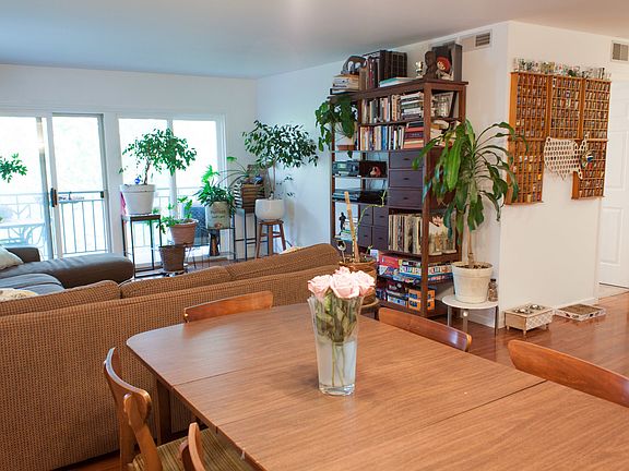 3rd image of 3950 W Bryn Mawr Ave APT 506