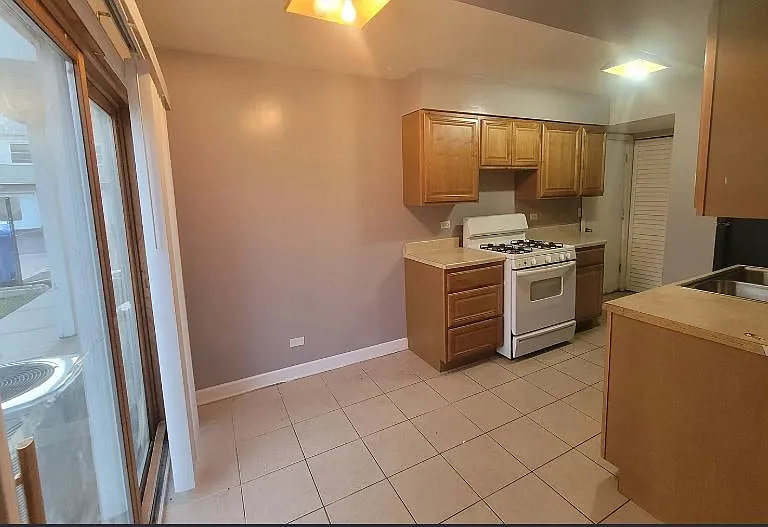 189 Robert Ct #C — Photo 4