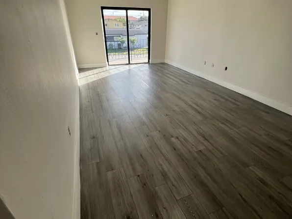 805 W 30th St, Hialeah, FL 33012