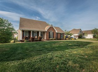 877 Glenraven Dr, Clarksville, TN
