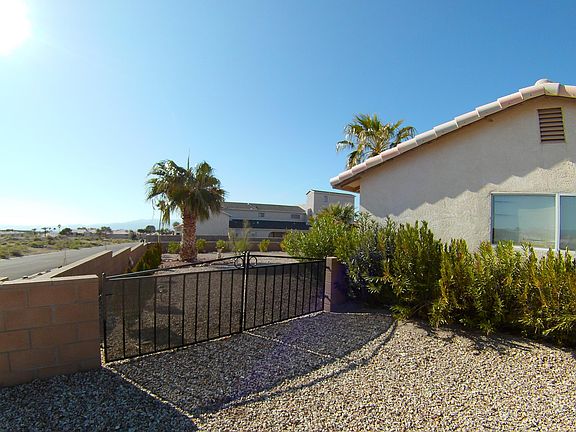 Double side gate to back yard
