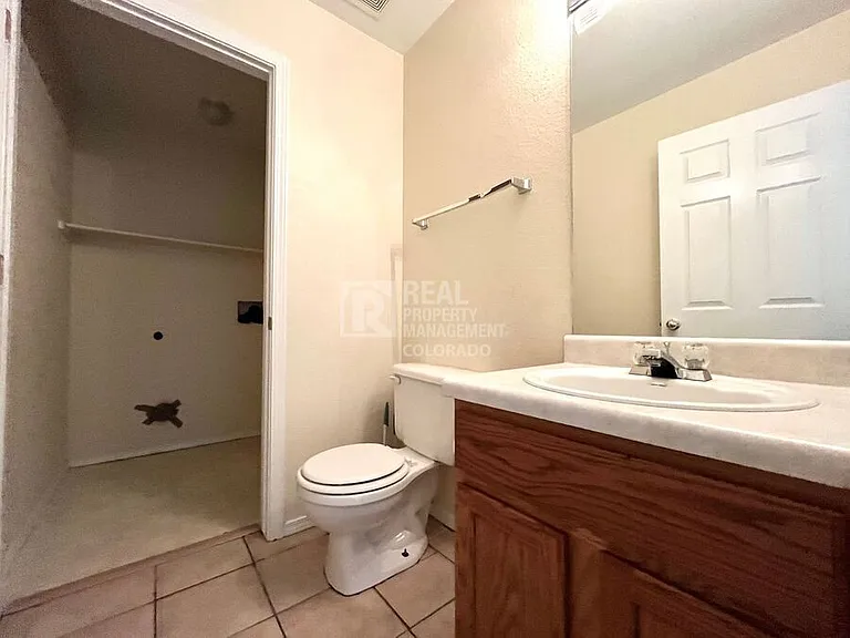 1067 Clogger Ln — Photo 9