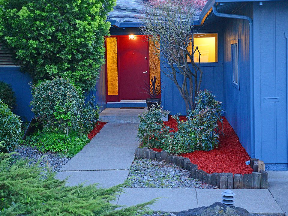 1st image of 521 Whitecliff Dr