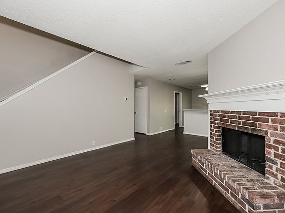 5th image of 216 High Pointe Ln