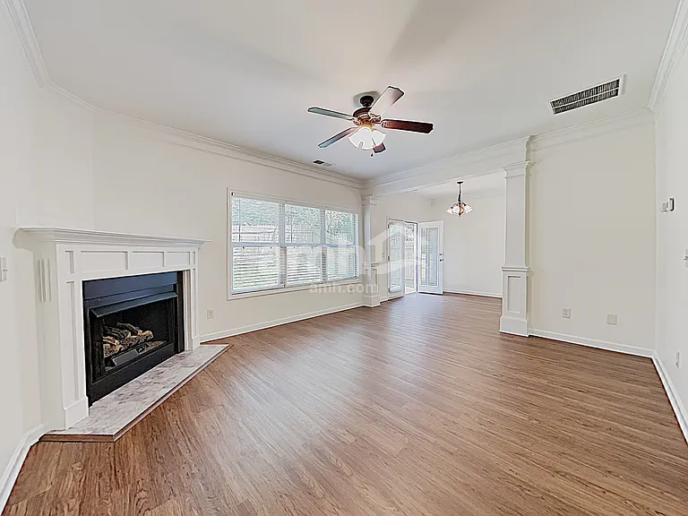 406 Sheila Way — Photo 6