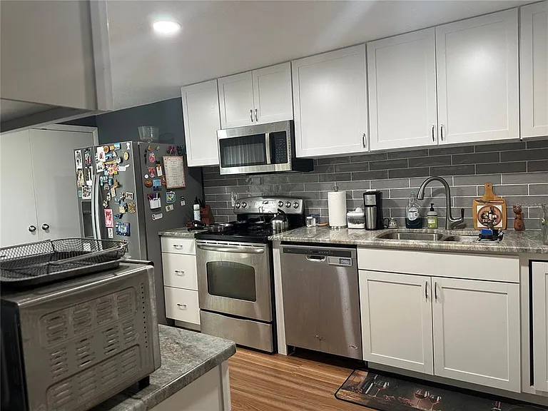 435 Meadowood Blvd — Photo 6