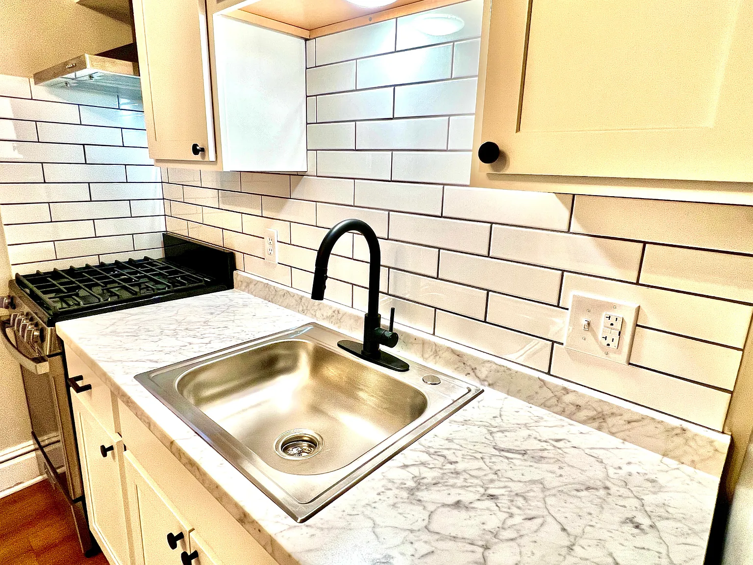 1 bed, 500 sqft, $900 — Photo 1