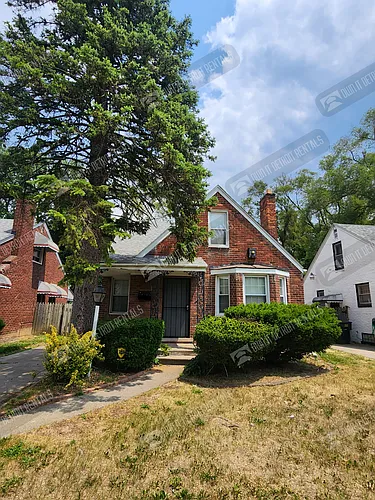18492 Gilchrist St Photo 1