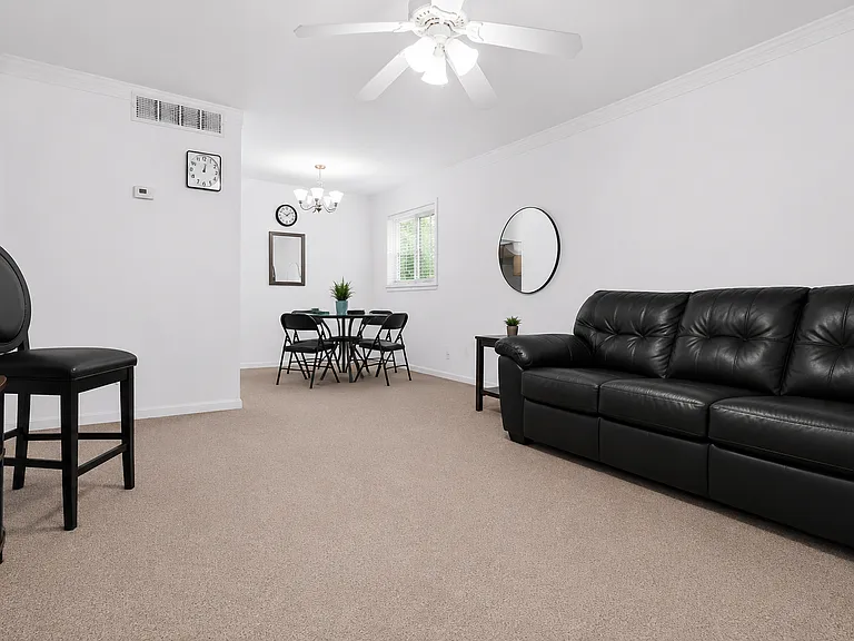 4193 Detroit St — Photo 2