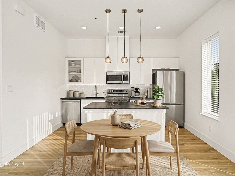 1st image of 2217 N Fitzhugh Ave #201