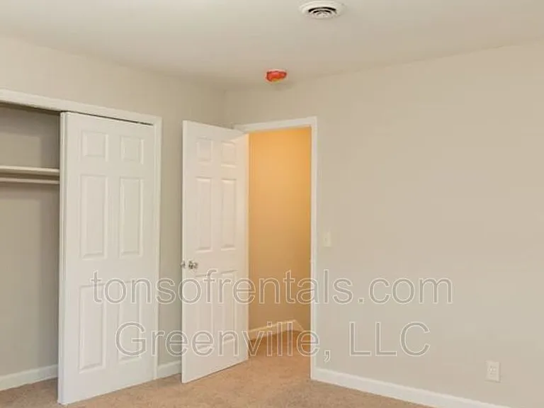 111 Becky Don Dr #15 — Photo 9