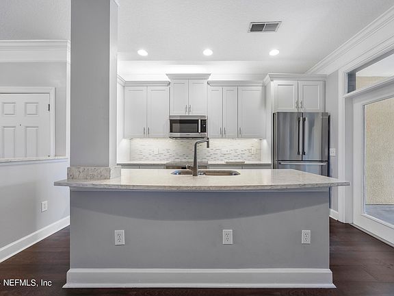 2nd image of 9823 TAPESTRY PARK Circle #117