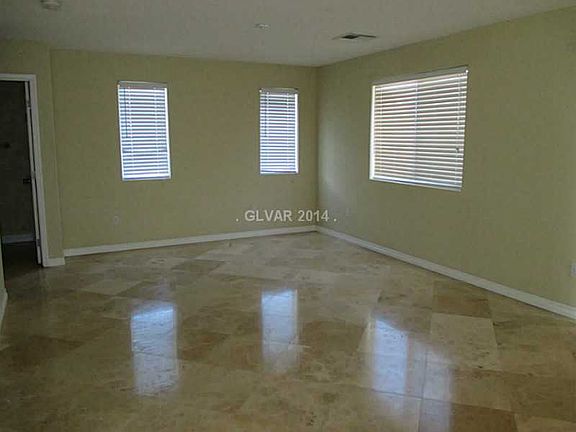 4th image of 10373 Adrianna Ave