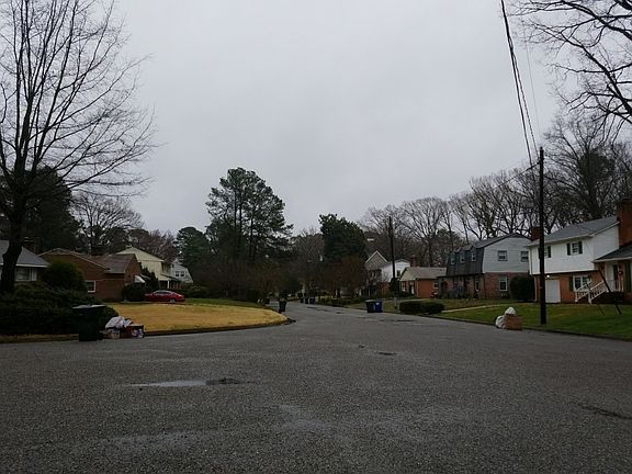 5th image of 312 Williamsburg Ct