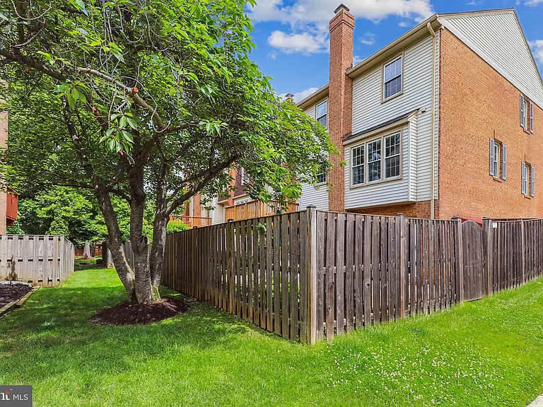 7230 Taveshire Way — Photo 31