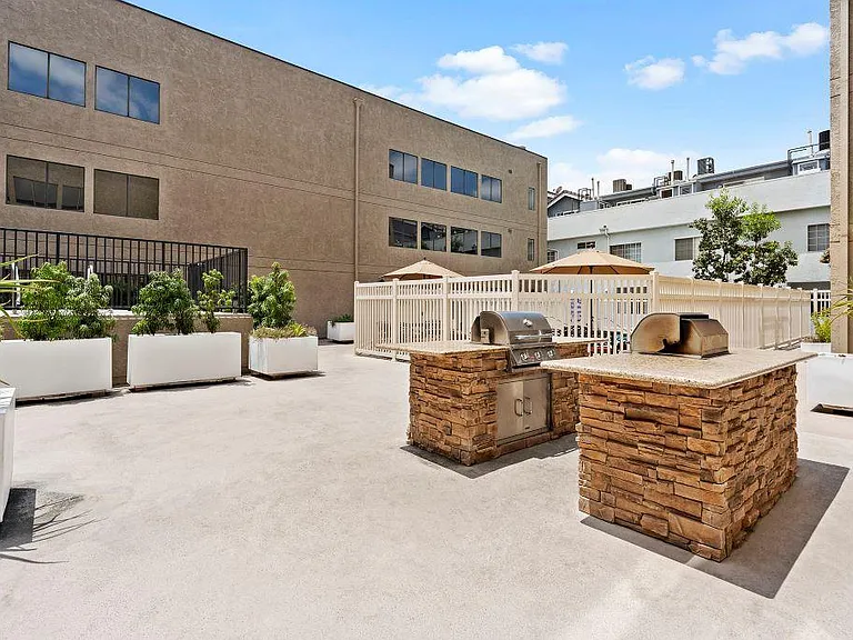 Woodland Trio Apartments — Photo 13