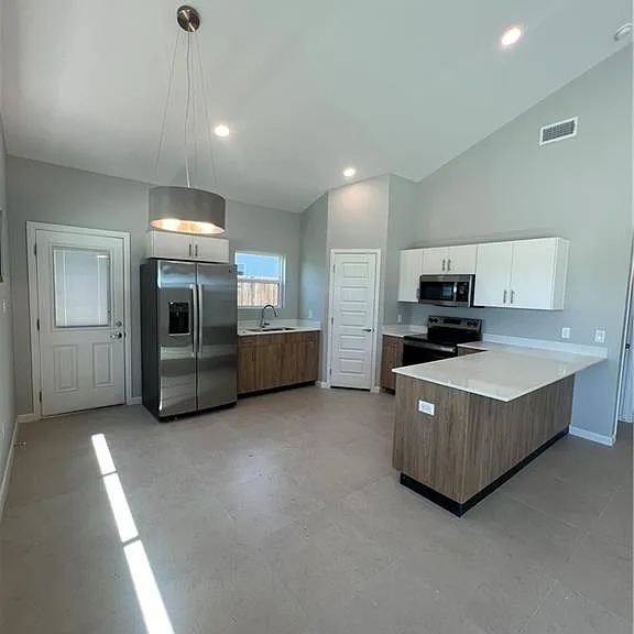 408 Sparrow Rd #2 — Photo 3
