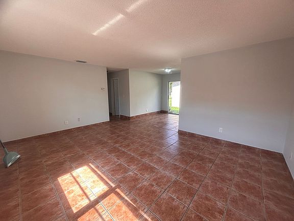 3rd image of 3750-52 Desoto Ave