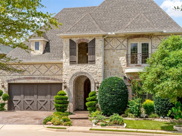 909 Summerwood Ln, Garland, TX 75044