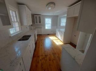137 Columbus Dr, Savannah, GA 31405