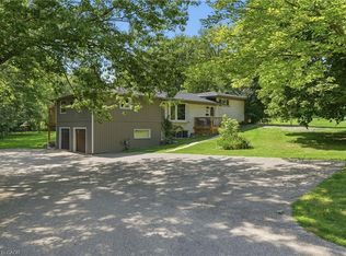 22 Rosebough St, Hamilton, ON L9H 5C5