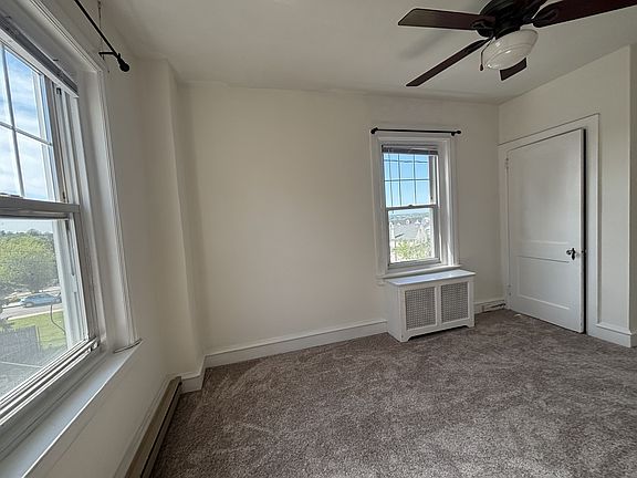 5th image of 927 Ford St Floor 1