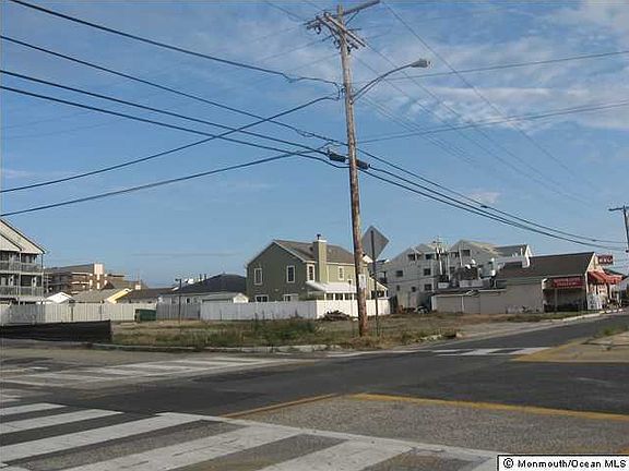 4th image of 51 20th Avenue