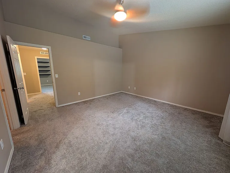 7302 Hayworth Ave NE — Photo 25