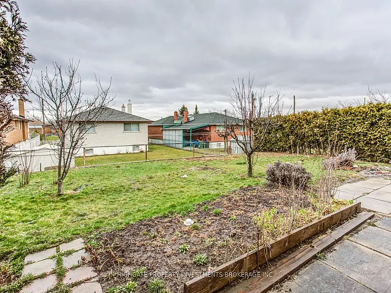 33 Paulvale Cres #UPPER — Photo 21