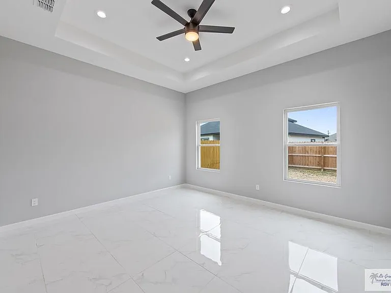 7411 Converse Lk — Photo 16