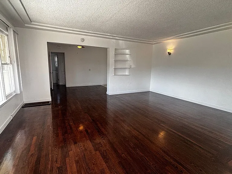 3689 Moultrie Ave — Photo 4