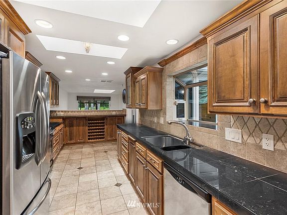 5th image of 8501 Onyx Dr SW #1