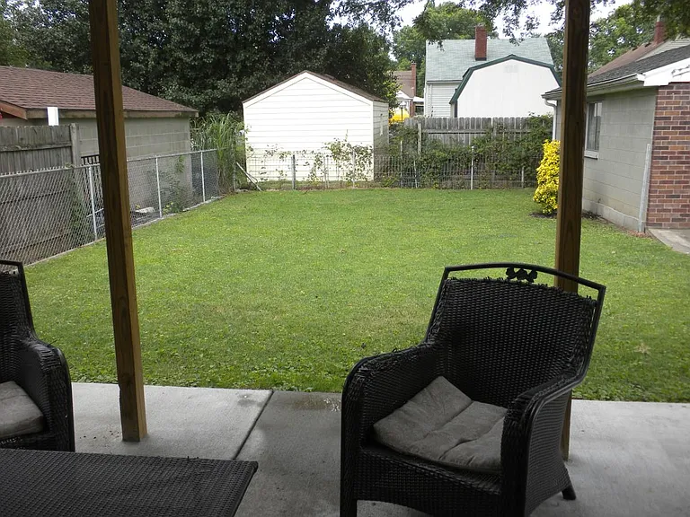 2345 Delor Ave — Photo 33