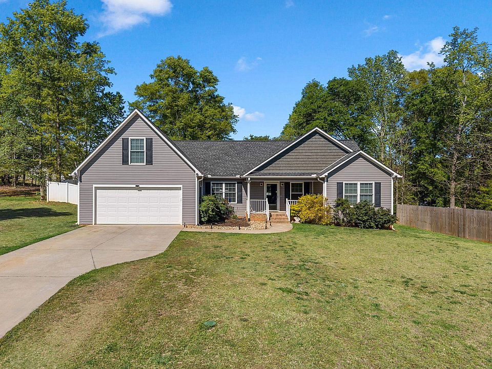1st image of 108 Butternut Rd