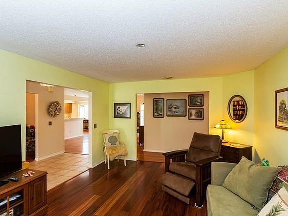 5th image of 564 Stillwater Dr