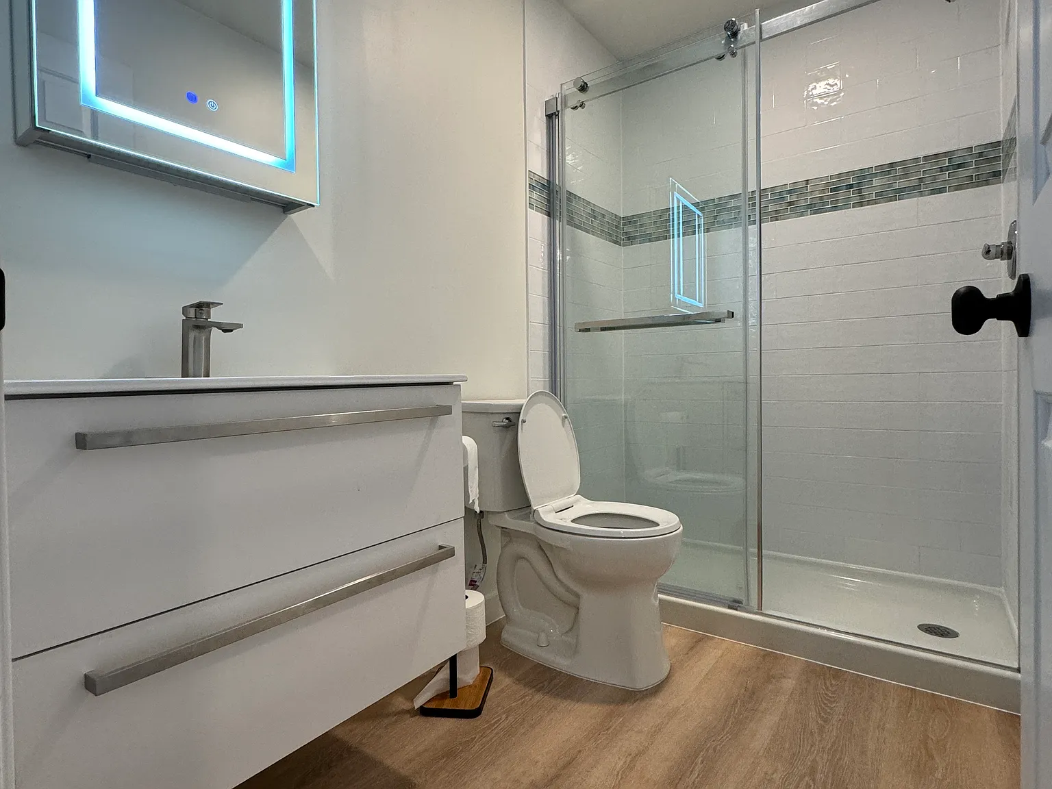 2 bed, 917 sqft, $1,790 — Photo 2