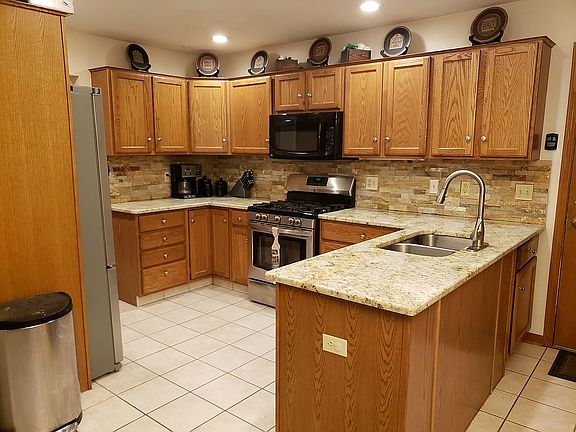 5th image of 575 Brookpark Dr