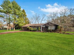 11 Dryden Ave, Coram, NY 11727