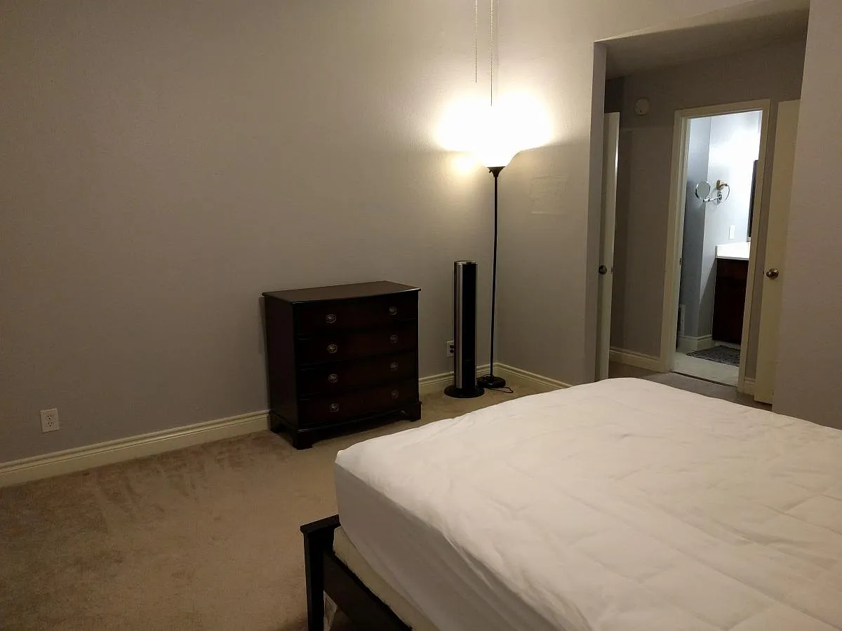 1 bed, 888 sqft, $1,195 — Photo 3