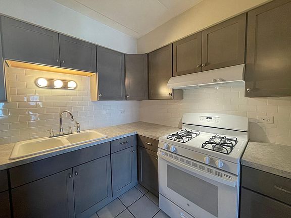 3rd image of 12843 Gregory St