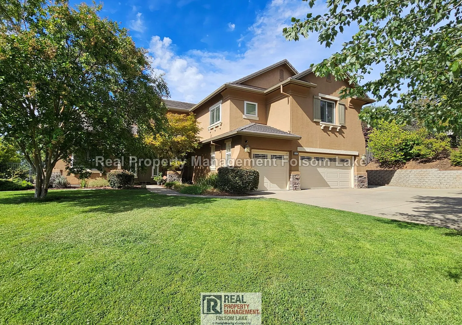Spacious 5-Bedroom 3-Bath Plus Bonus Room with Pool, Spa & Scenic Views — Photo 1