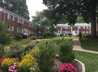 22311 Manor Rd, Queens Village, NY 11427