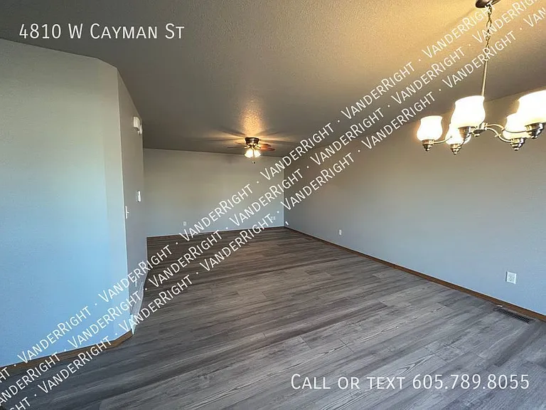 4810 W Cayman St — Photo 8