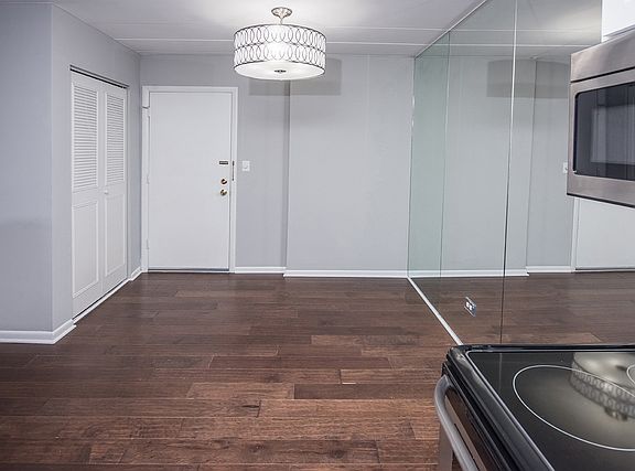 4th image of 1620 Richmond St #206