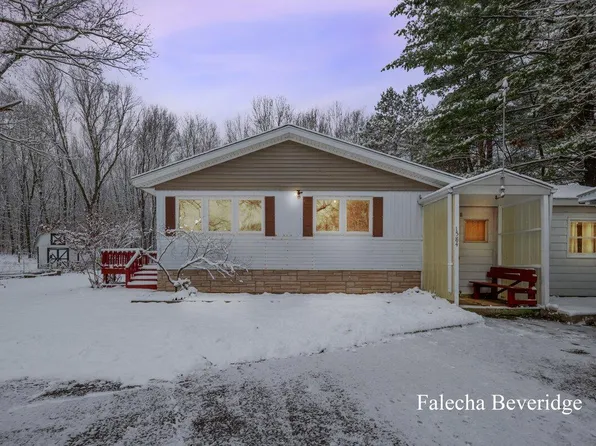 1584 34th St, Allegan, MI 49010