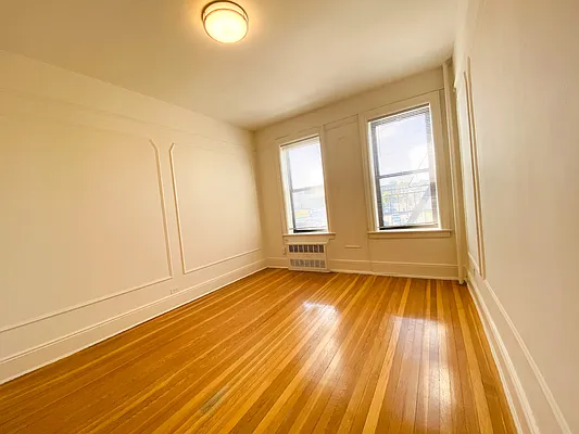 Rented by Realty 2000 Corp | media 10