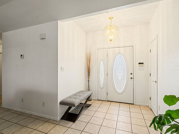 3rd image of 108 Hidden Meadows Ln
