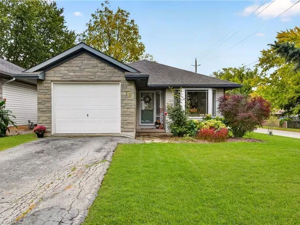 13 Barton St, Cayuga, ON N0A 1E0