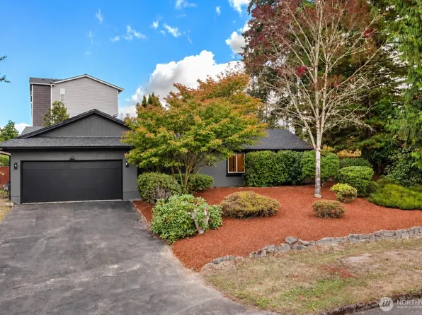 732 NE Roswell Drive, Bremerton, WA 98310