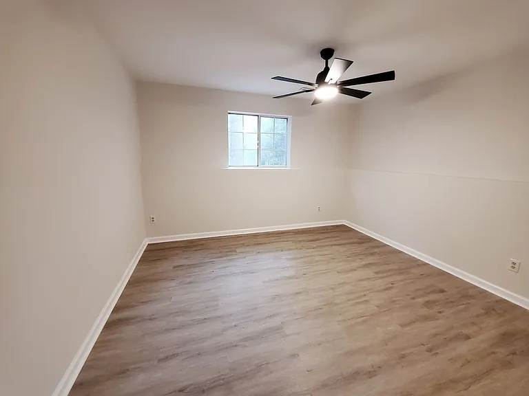 2824 Henslowe Dr — Photo 17